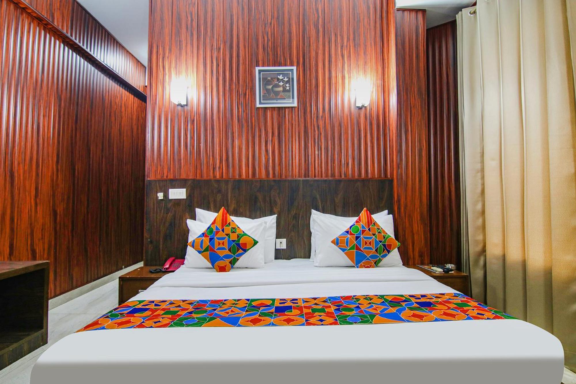 Fabhotel Prime The Rivlet Mg Road คูร์เคาน์ ภายนอก รูปภาพ