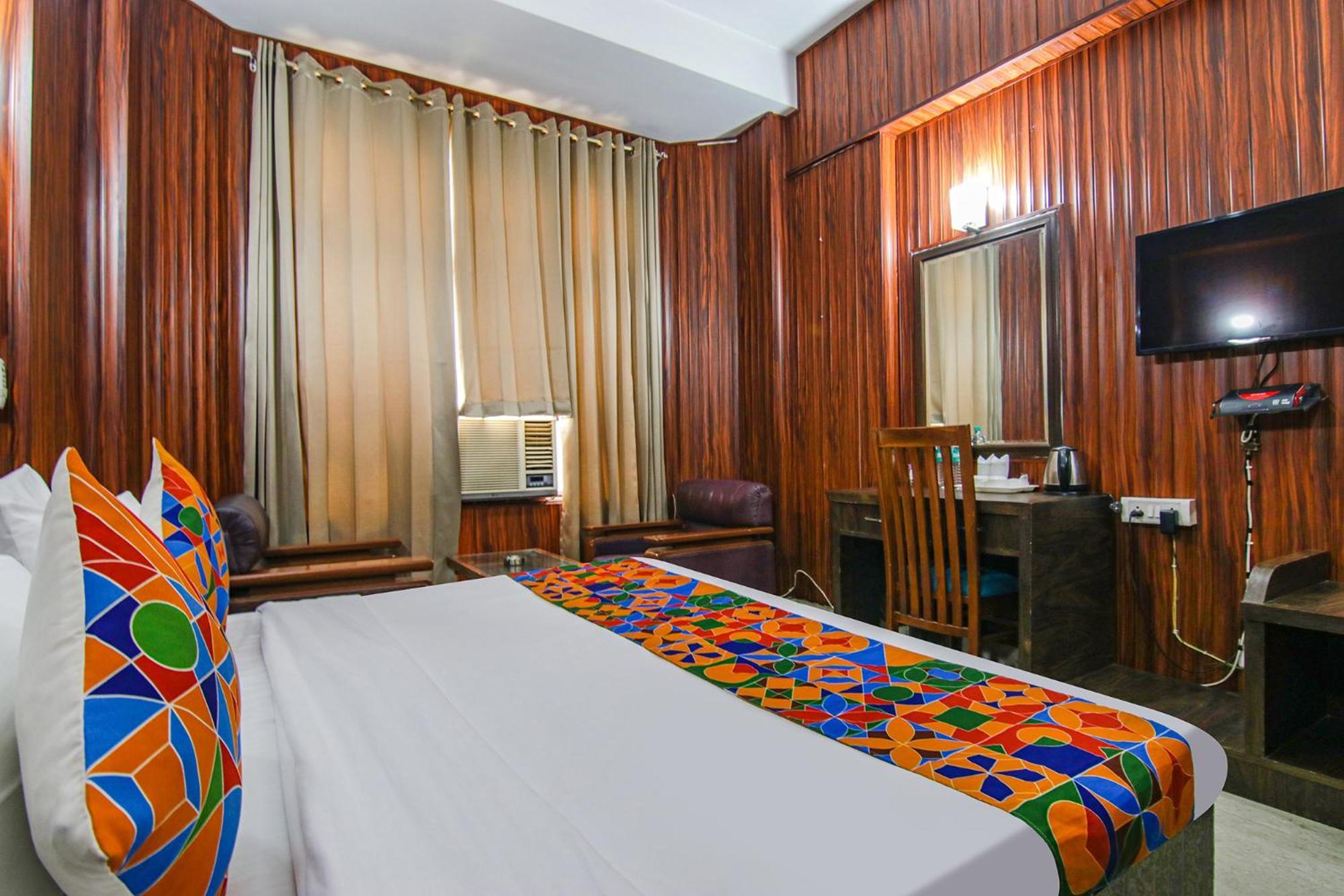 Fabhotel Prime The Rivlet Mg Road คูร์เคาน์ ภายนอก รูปภาพ